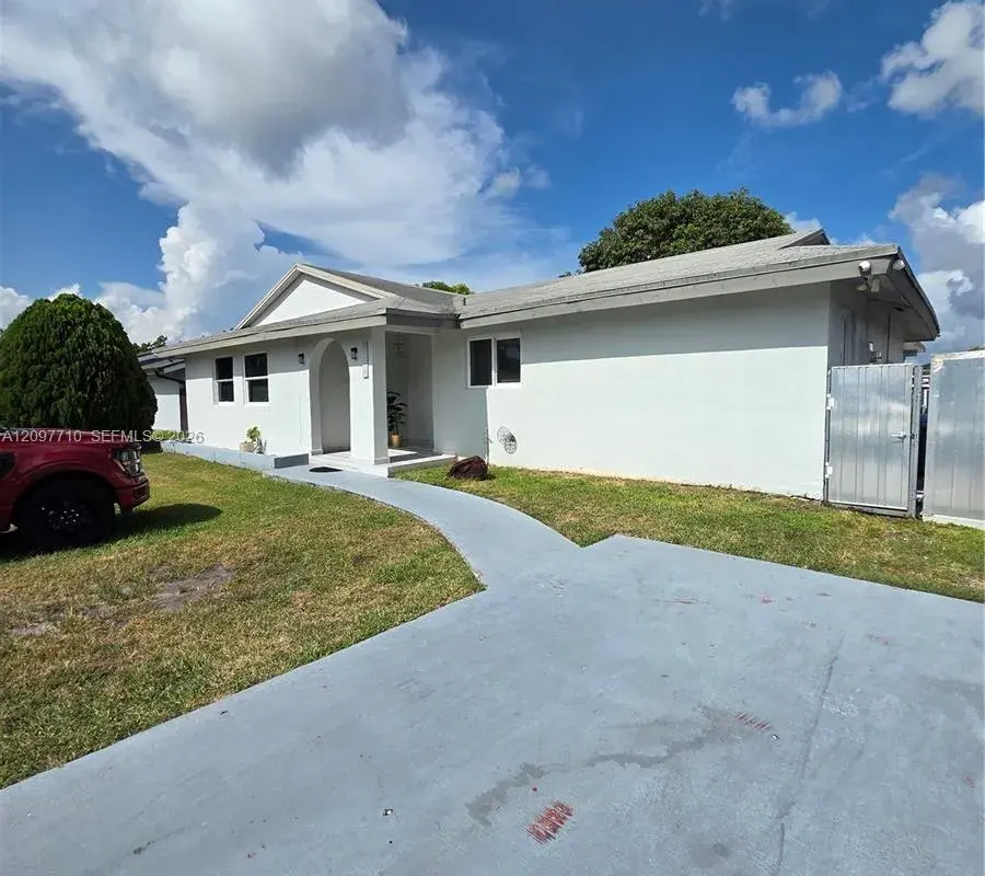 16884 SW 109th Ct, Miami FL 33157