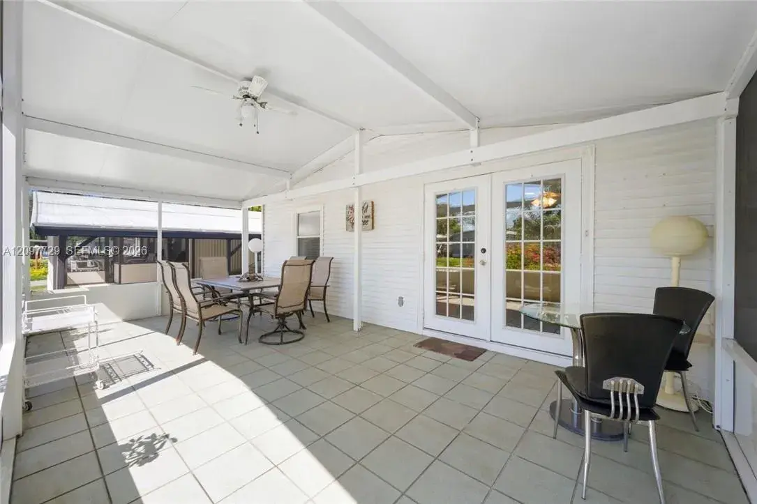 3031 SW 51st St, Dania Beach FL 33312
