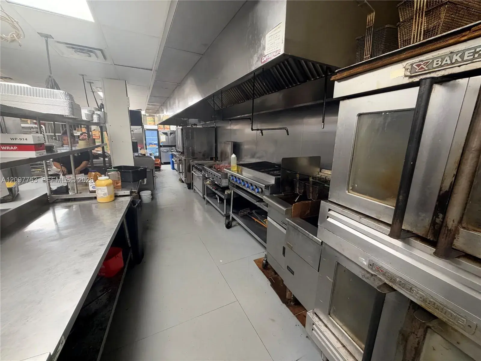 1002 E Newport Center Dr, Deerfield Beach FL 33442