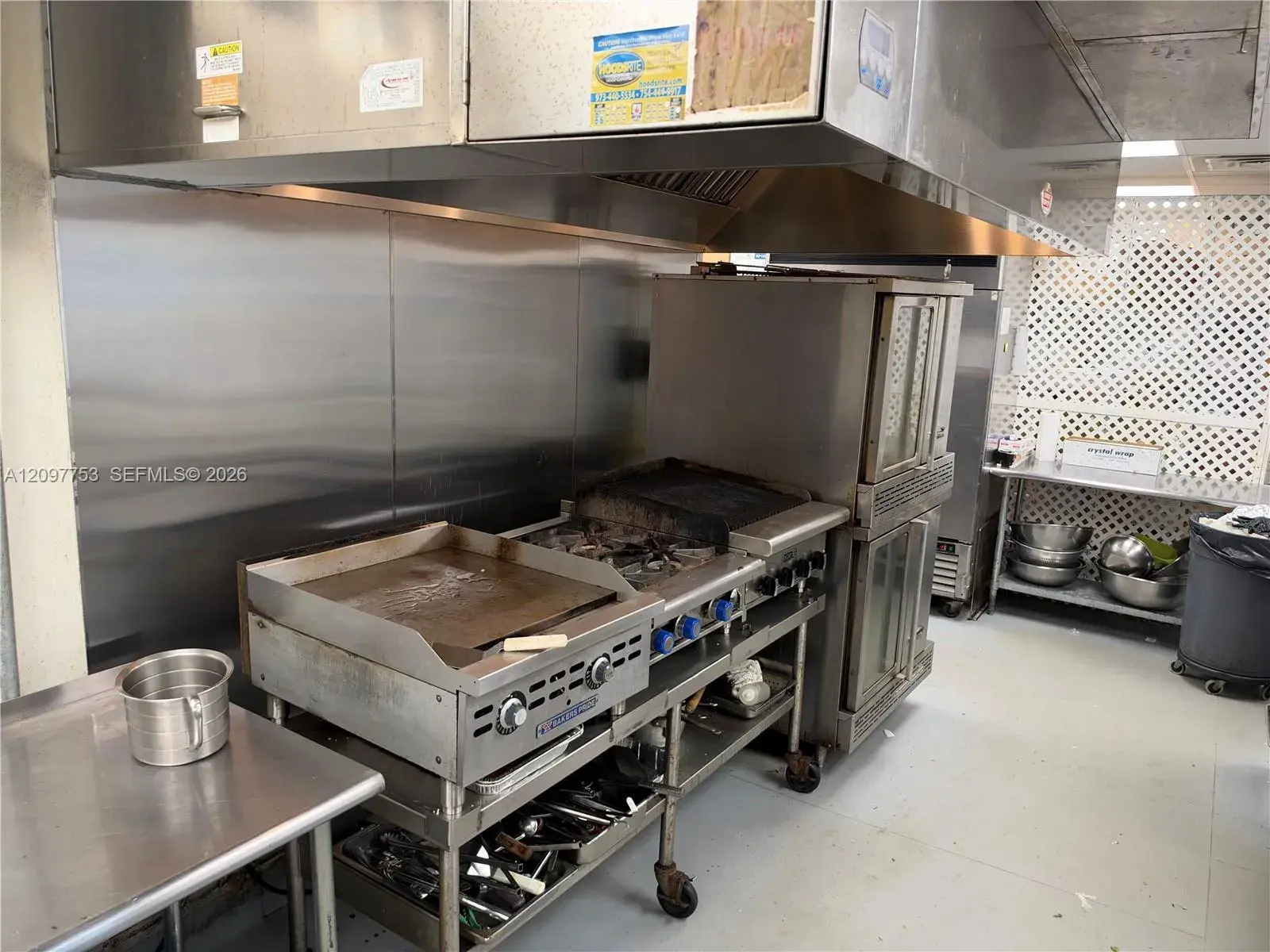 1002 E Newport Center Dr, Deerfield Beach FL 33442