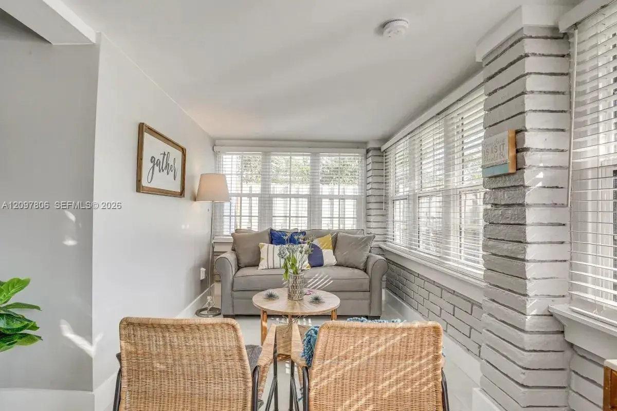 1237 SW 28th St, Fort Lauderdale FL 33315