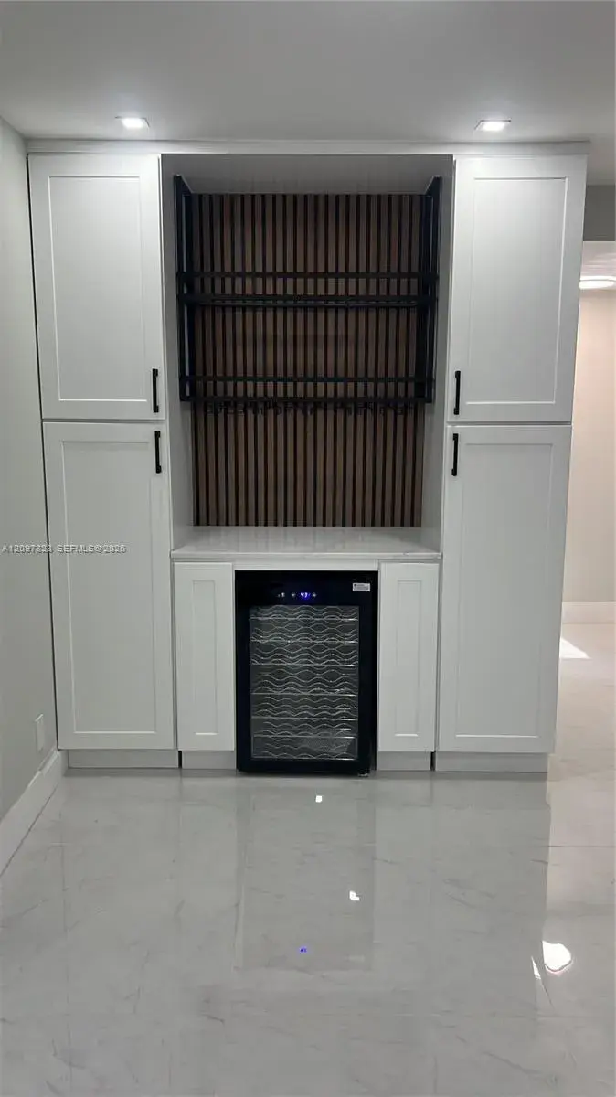 17021 N Bay Rd # 814, Sunny Isles Beach FL 33160