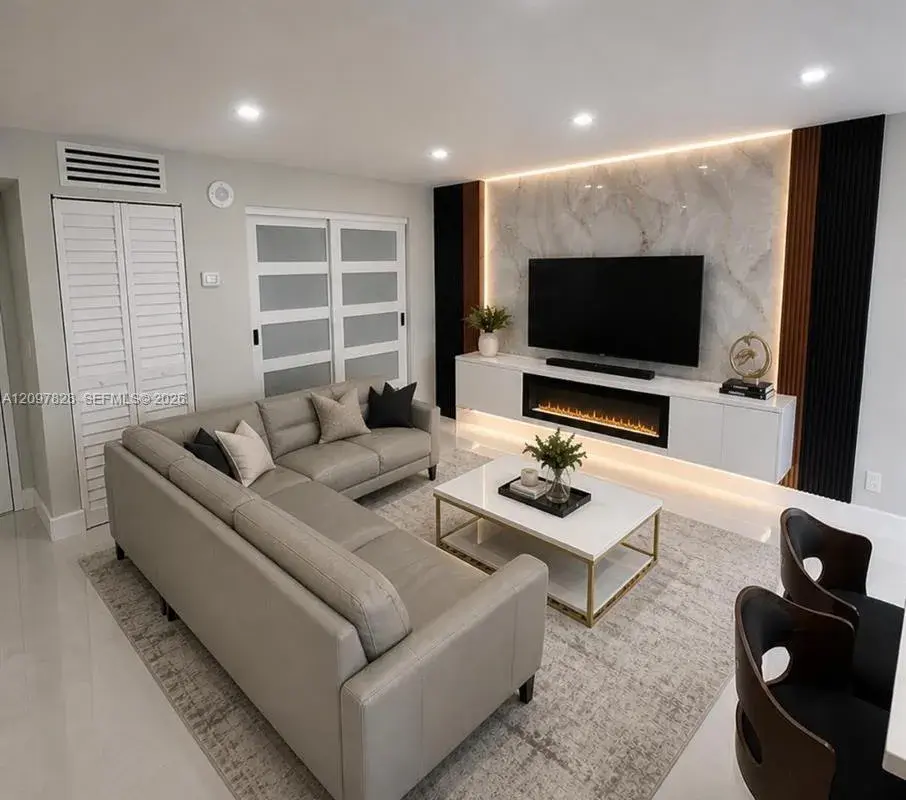 17021 N Bay Rd # 814, Sunny Isles Beach FL 33160