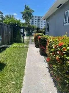 1283 NE 109th St, Miami FL 33161