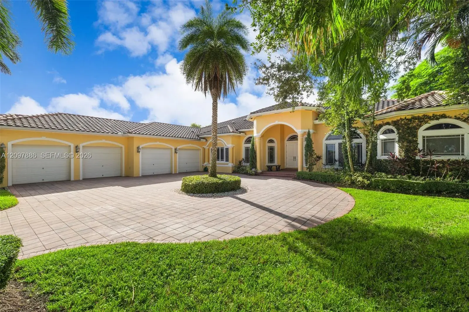 10640 Pegasus St, Davie FL 33324