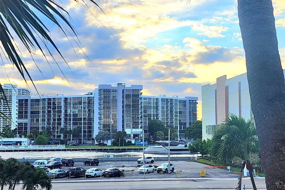 3505 S Ocean Dr # 204, Hollywood FL 33019