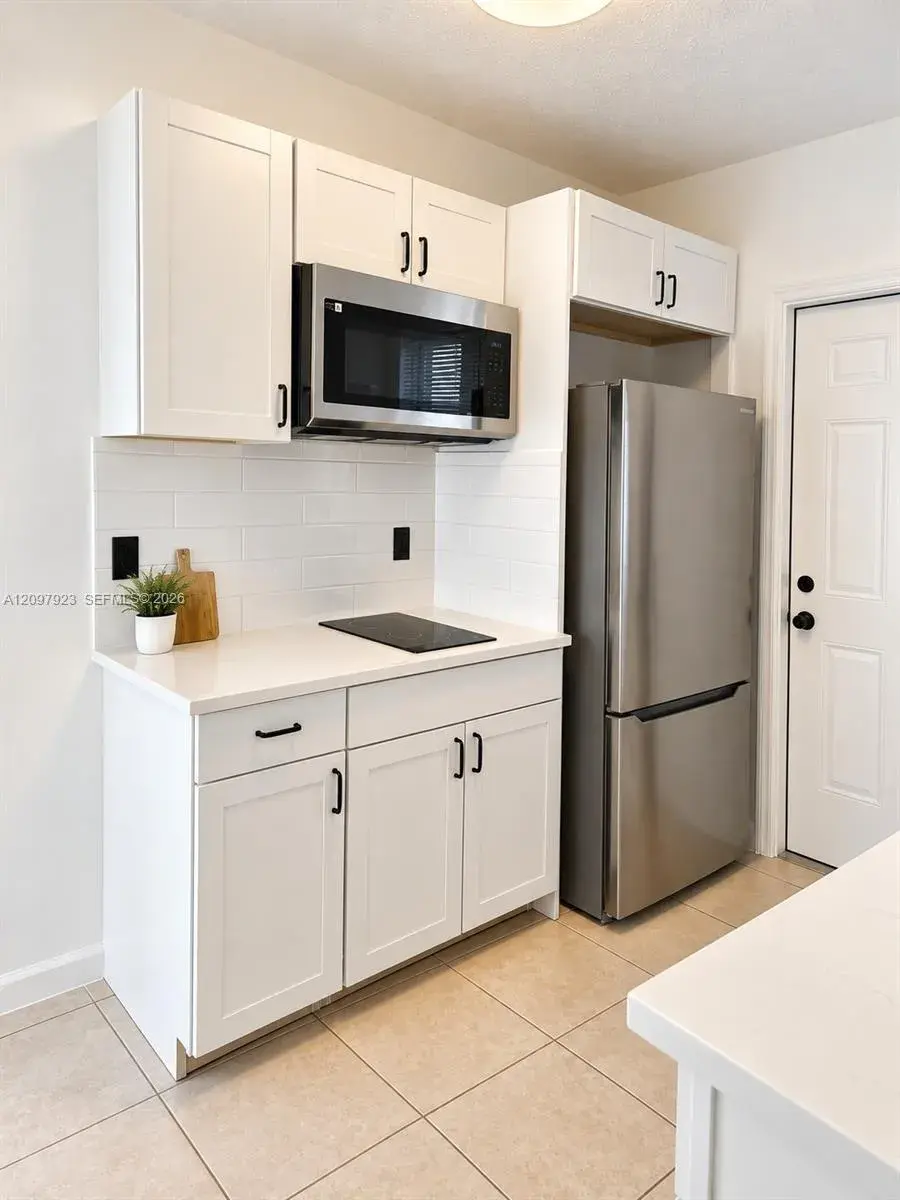 632 NW 14th Ter, Fort Lauderdale FL 33311