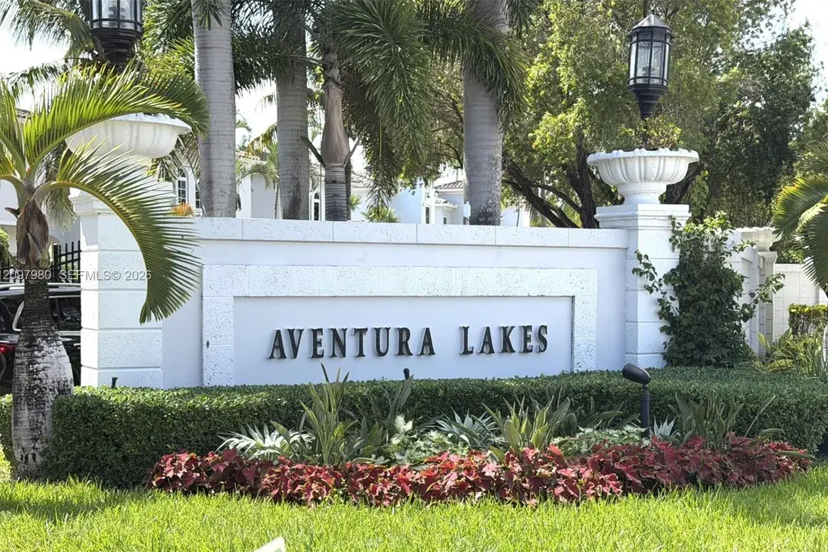 3191 NE 211th Ter, Aventura FL 33180