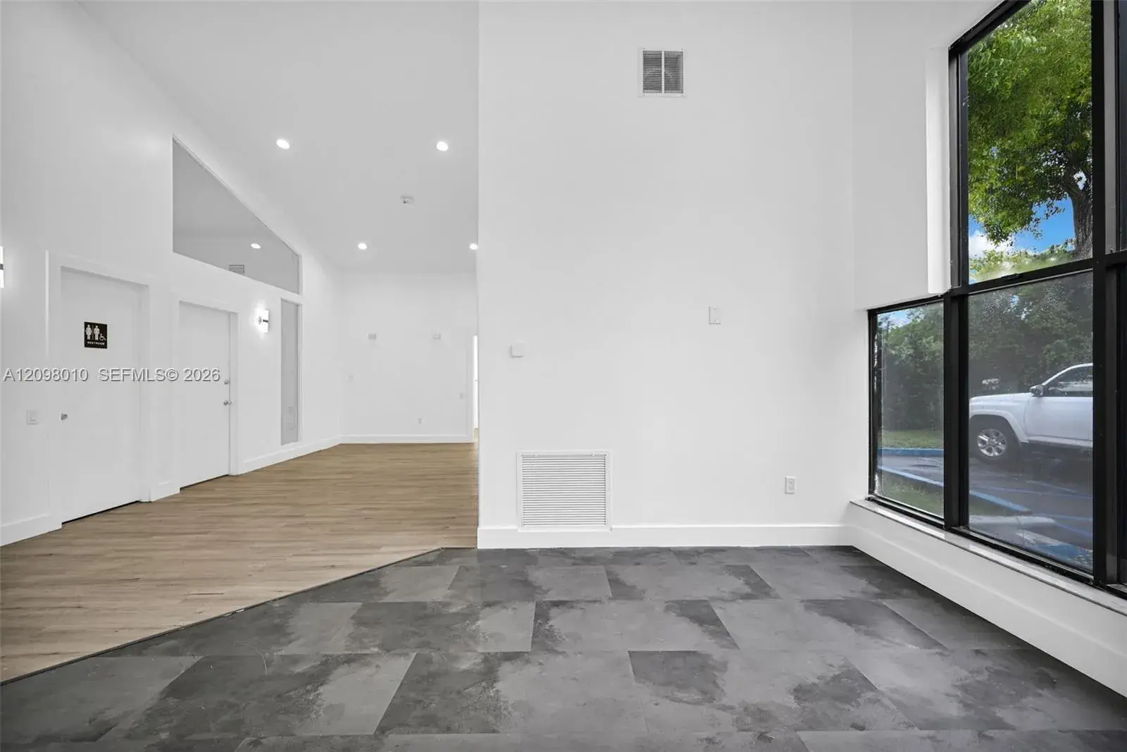 1590 NE 162nd St # 600, North Miami Beach FL 33162