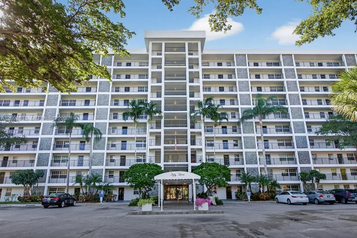 2900 N Course Dr # 905, Pompano Beach FL 33069