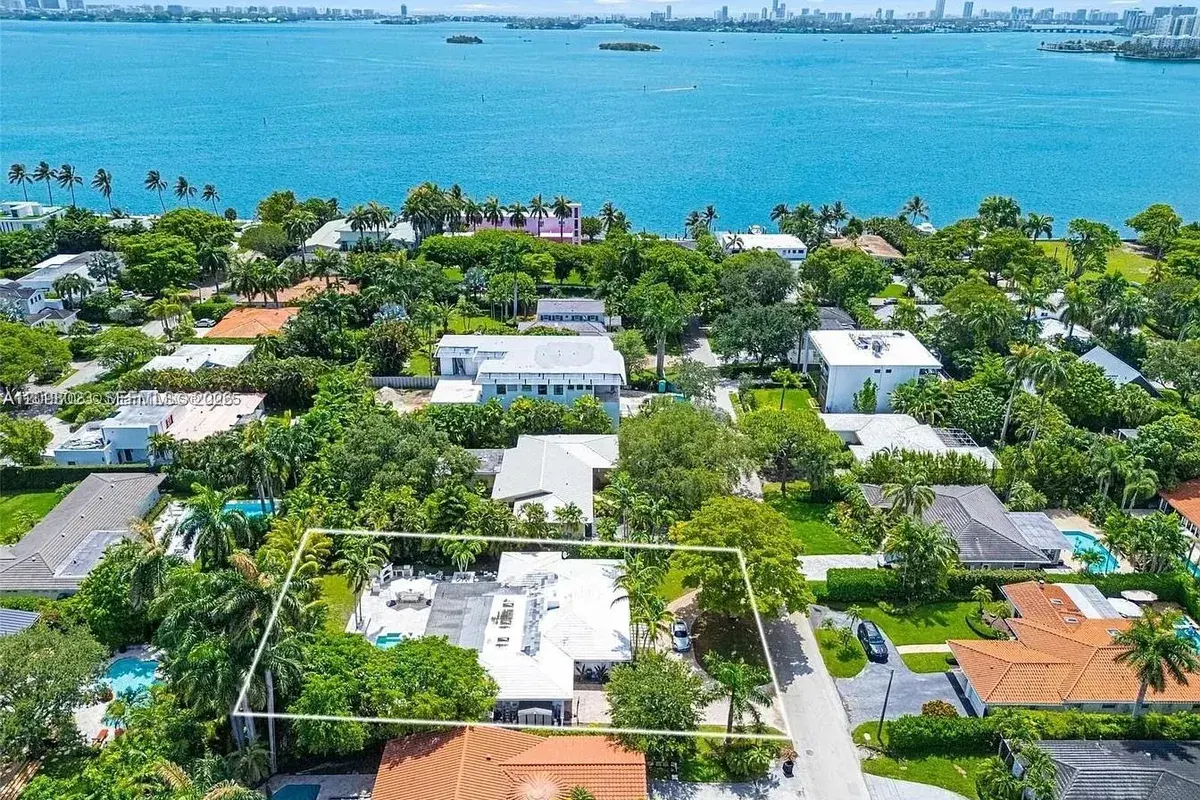 1255 NE 93rd St, Miami Shores FL 33138