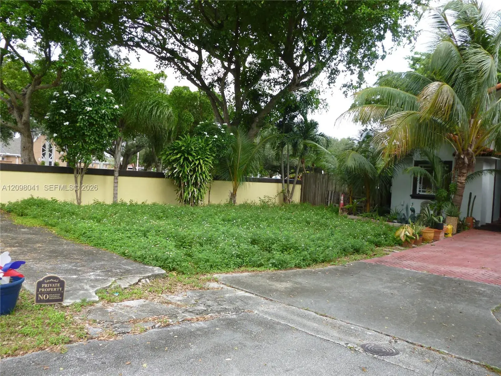 8161 NW 186th Ter, Hialeah FL 33015