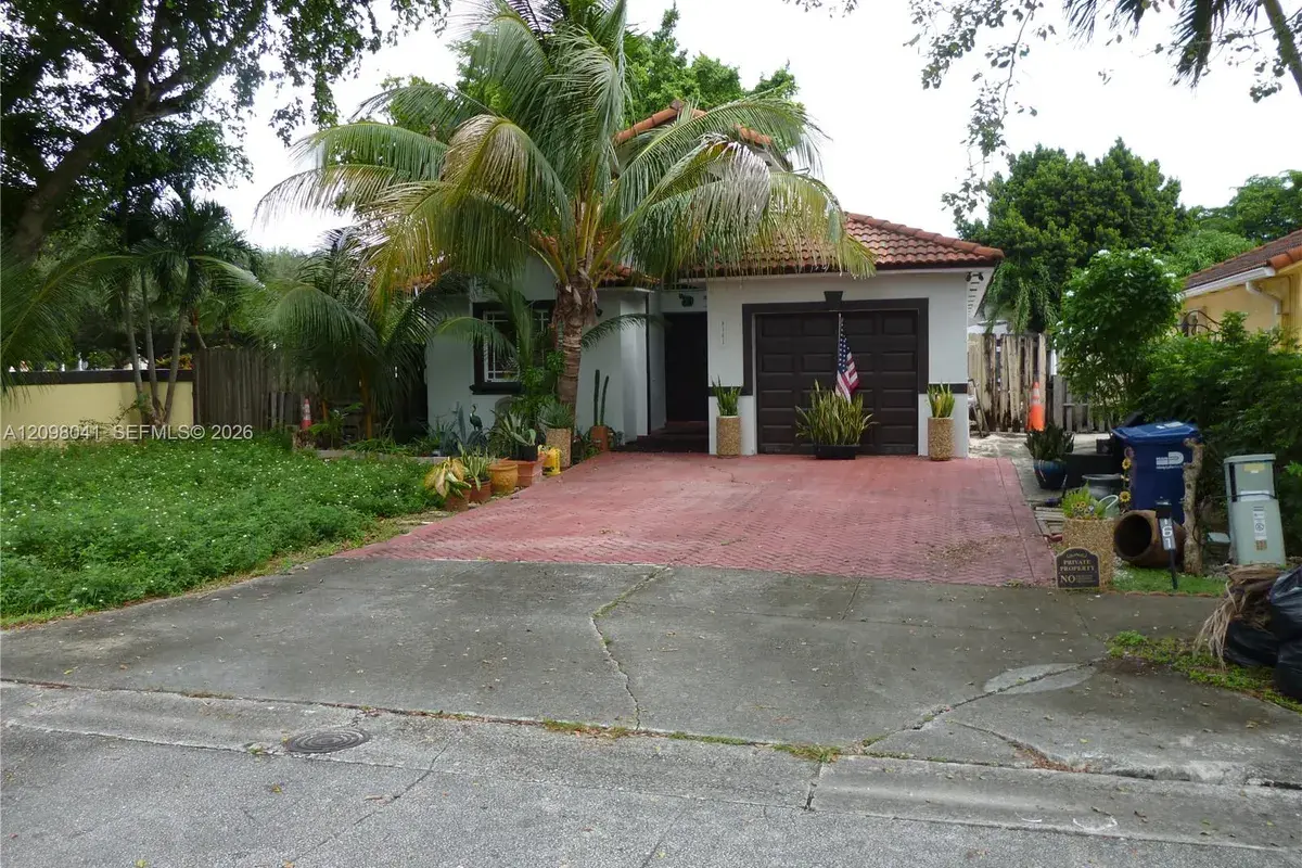 8161 NW 186th Ter, Hialeah FL 33015