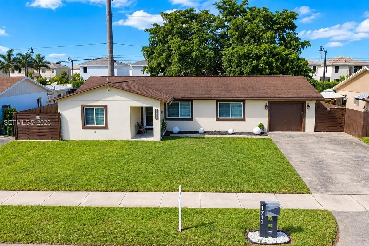 1711 N Anhinga Ln, Homestead FL 33035