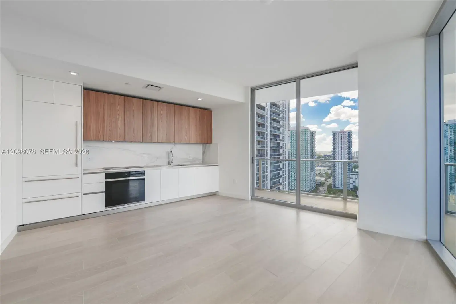 1400 Biscayne Blvd # 2207, Miami FL 33132