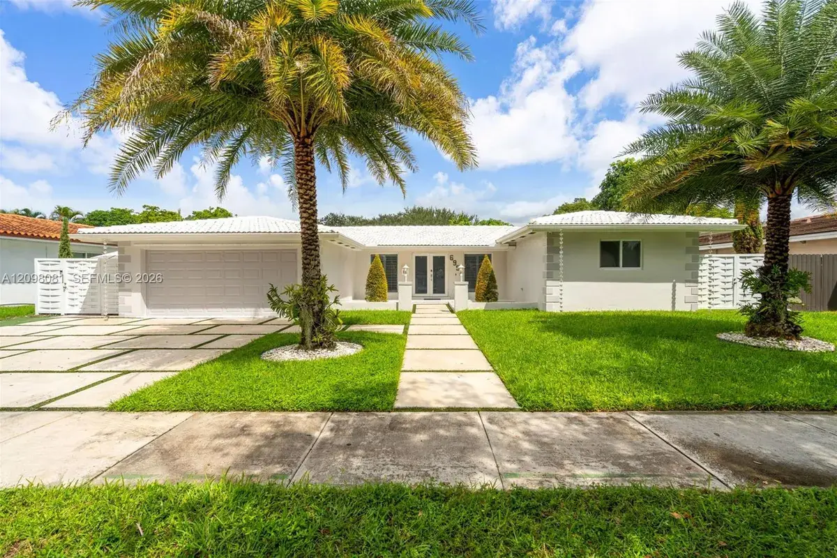 6951 S Miami Lakeway S, Miami Lakes FL 33014