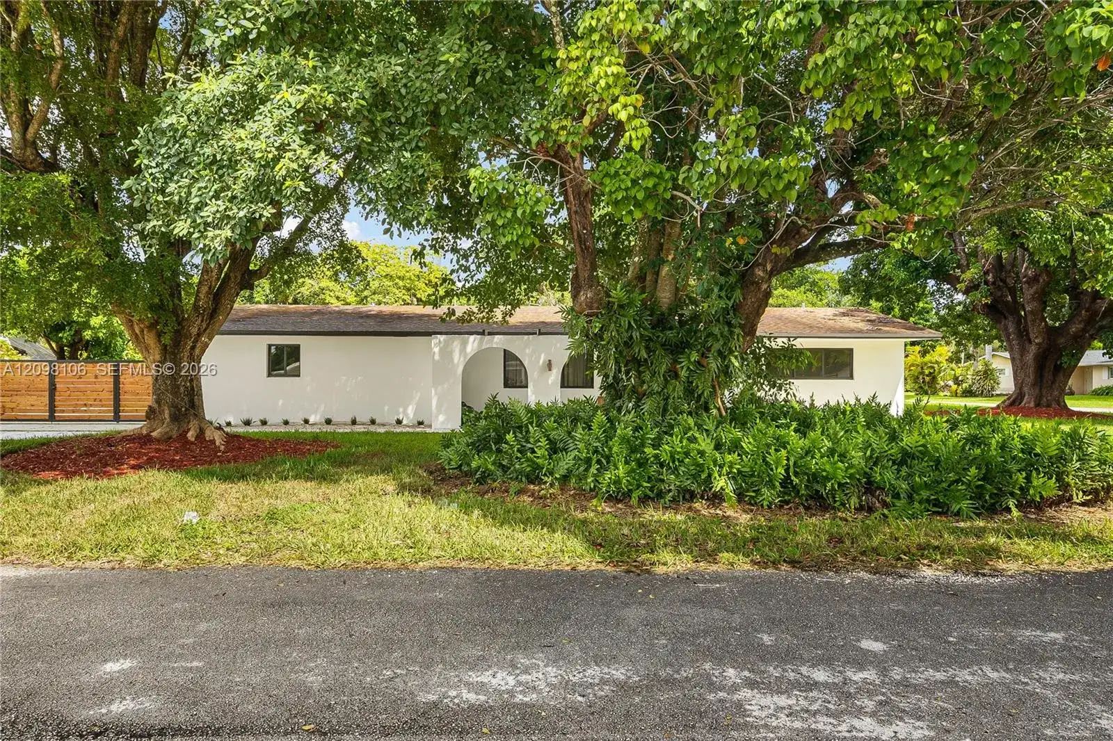 9721 SW 122nd St, Miami FL 33176 photo 2