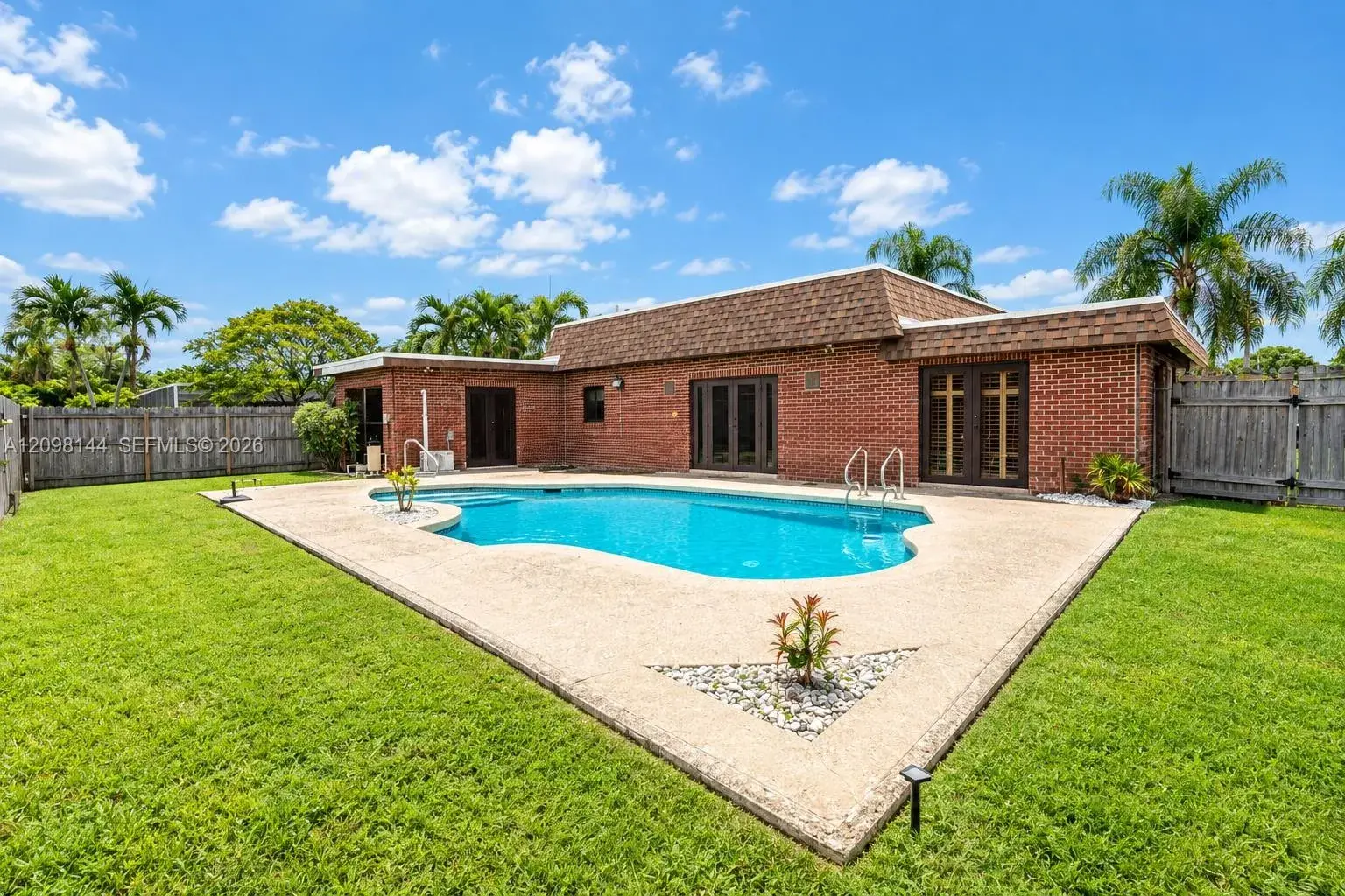 8131 NW 68th Ave, Tamarac FL 33321