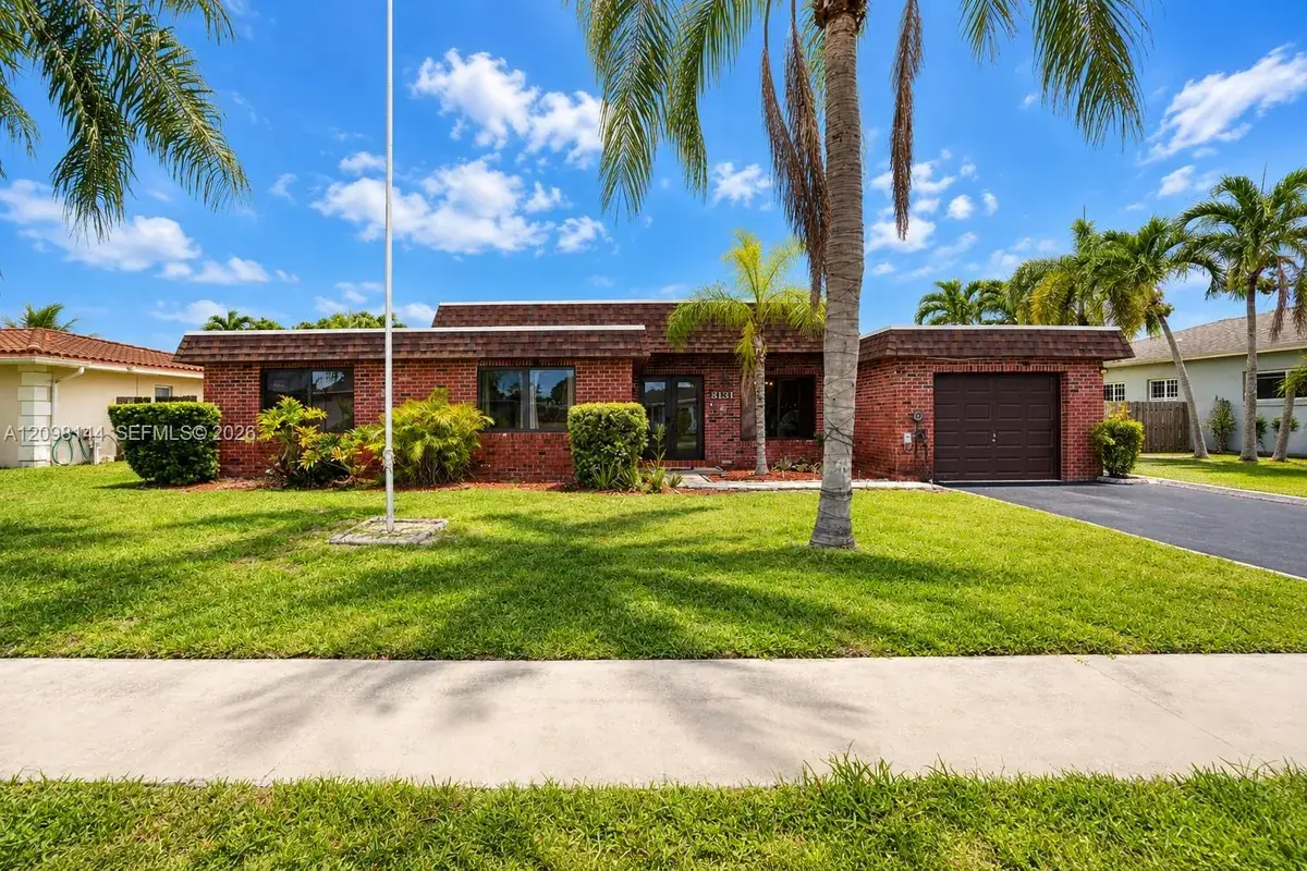 8131 NW 68th Ave, Tamarac FL 33321