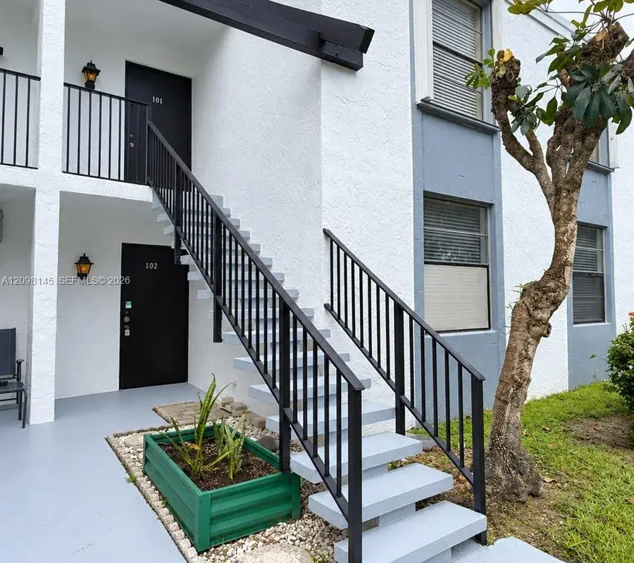 7341 NW 18th St # 102, Margate FL 33063