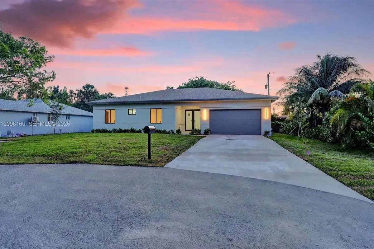2445 SW 43 Ter, Fort Lauderdale FL 33317