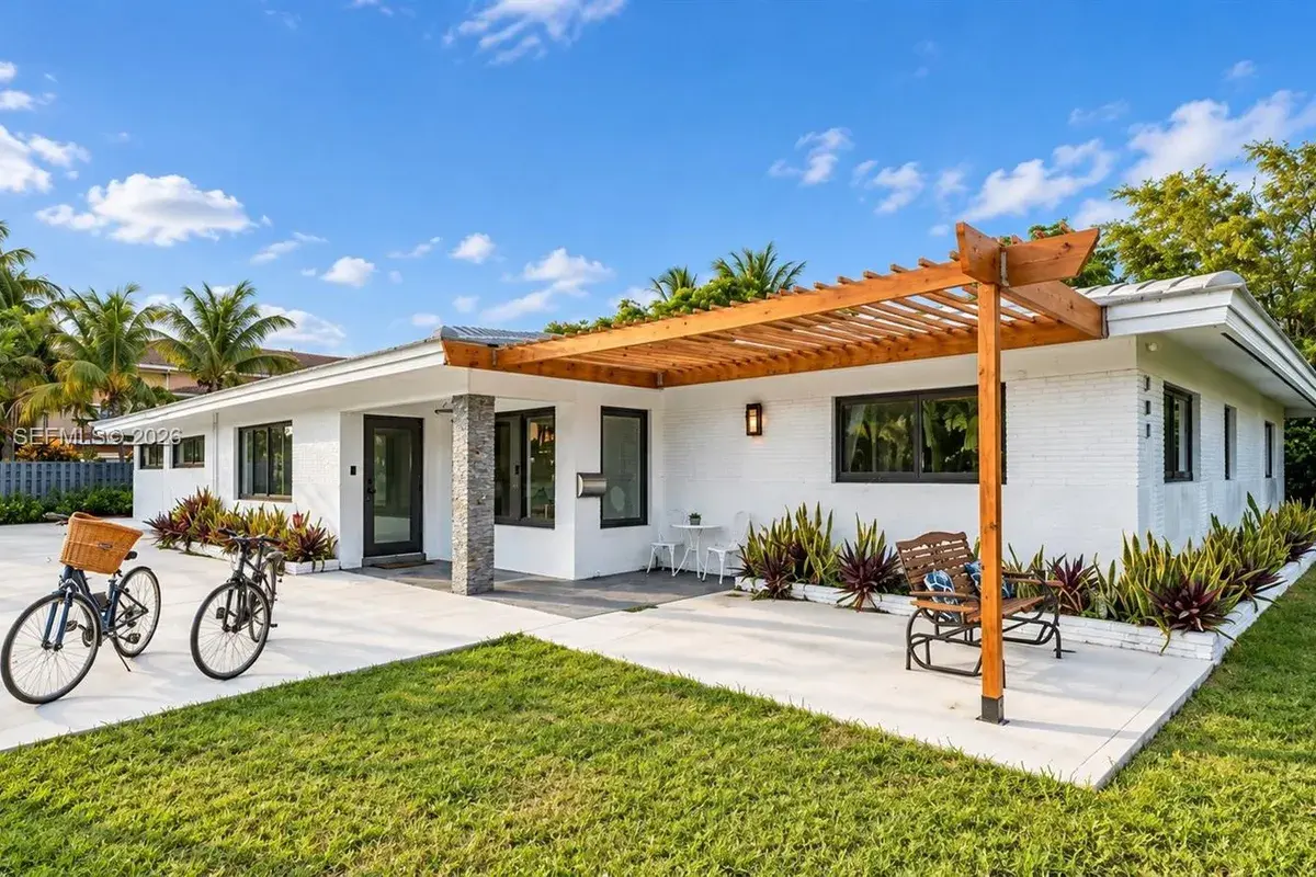 201 NE 26th Ave, Pompano Beach FL 33062