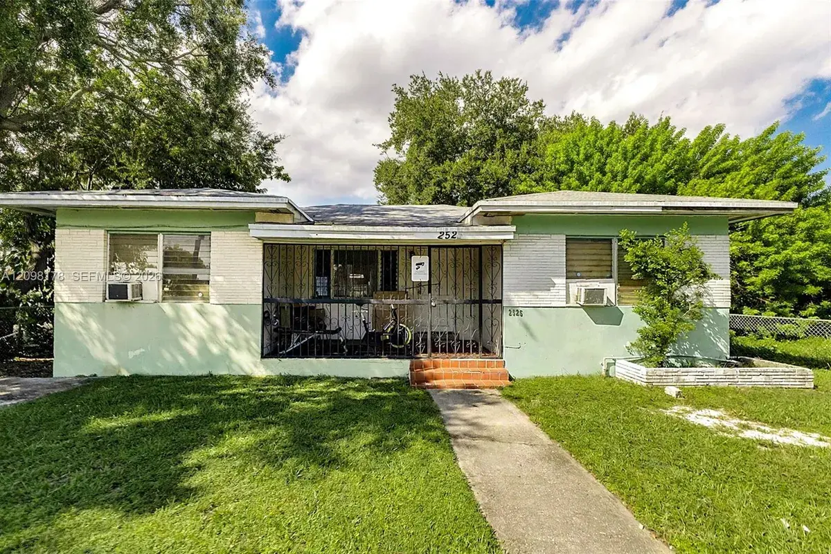 2525 NW 50th St, Miami FL 33142