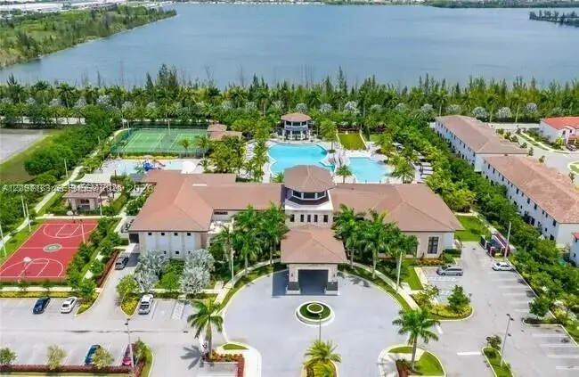 10434 NW 78, Doral FL 33178