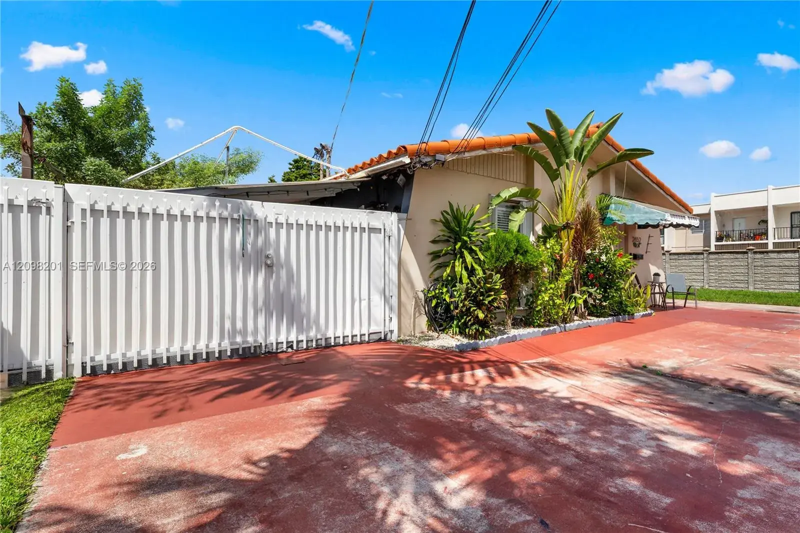 2450 SW 90th Ave, Miami FL 33165