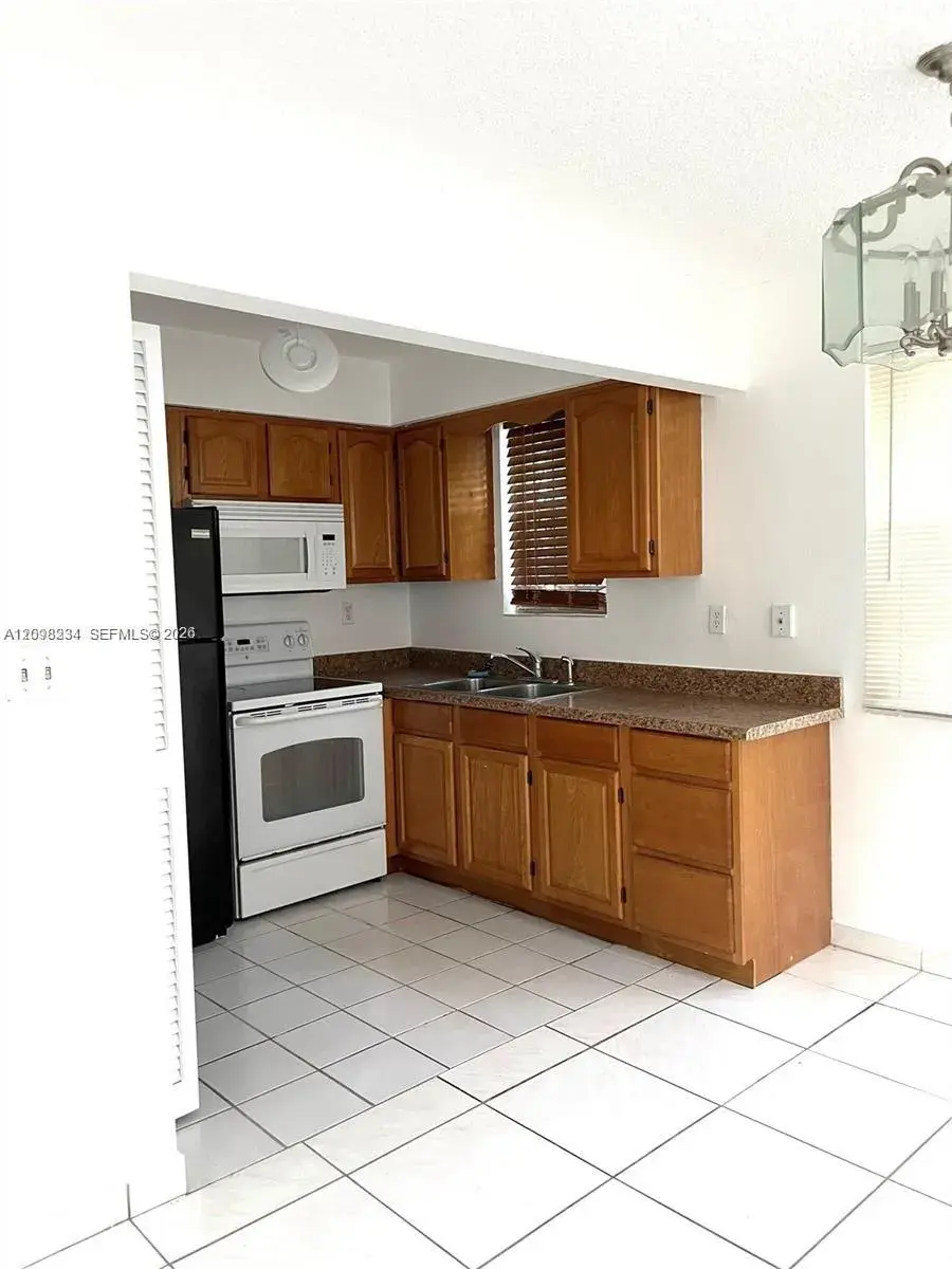 2200 Taylor St # 106, Hollywood FL 33020
