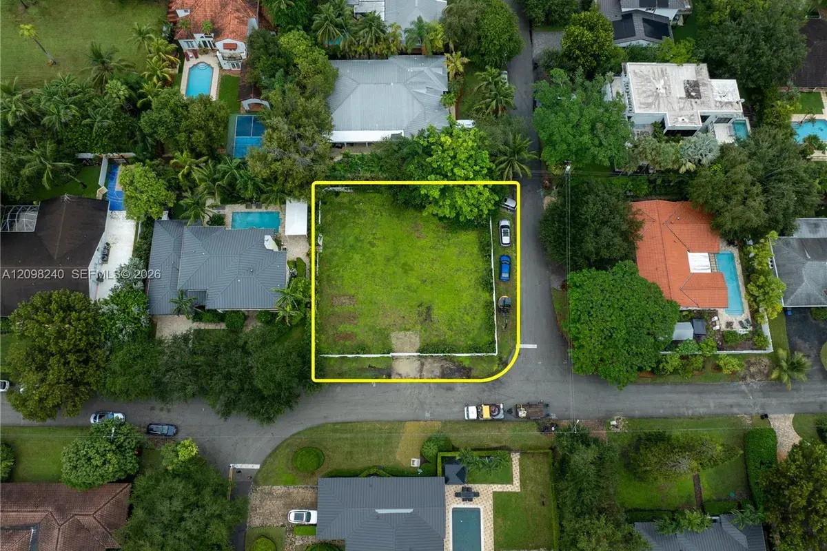 6001 SW 82nd St, South Miami FL 33143