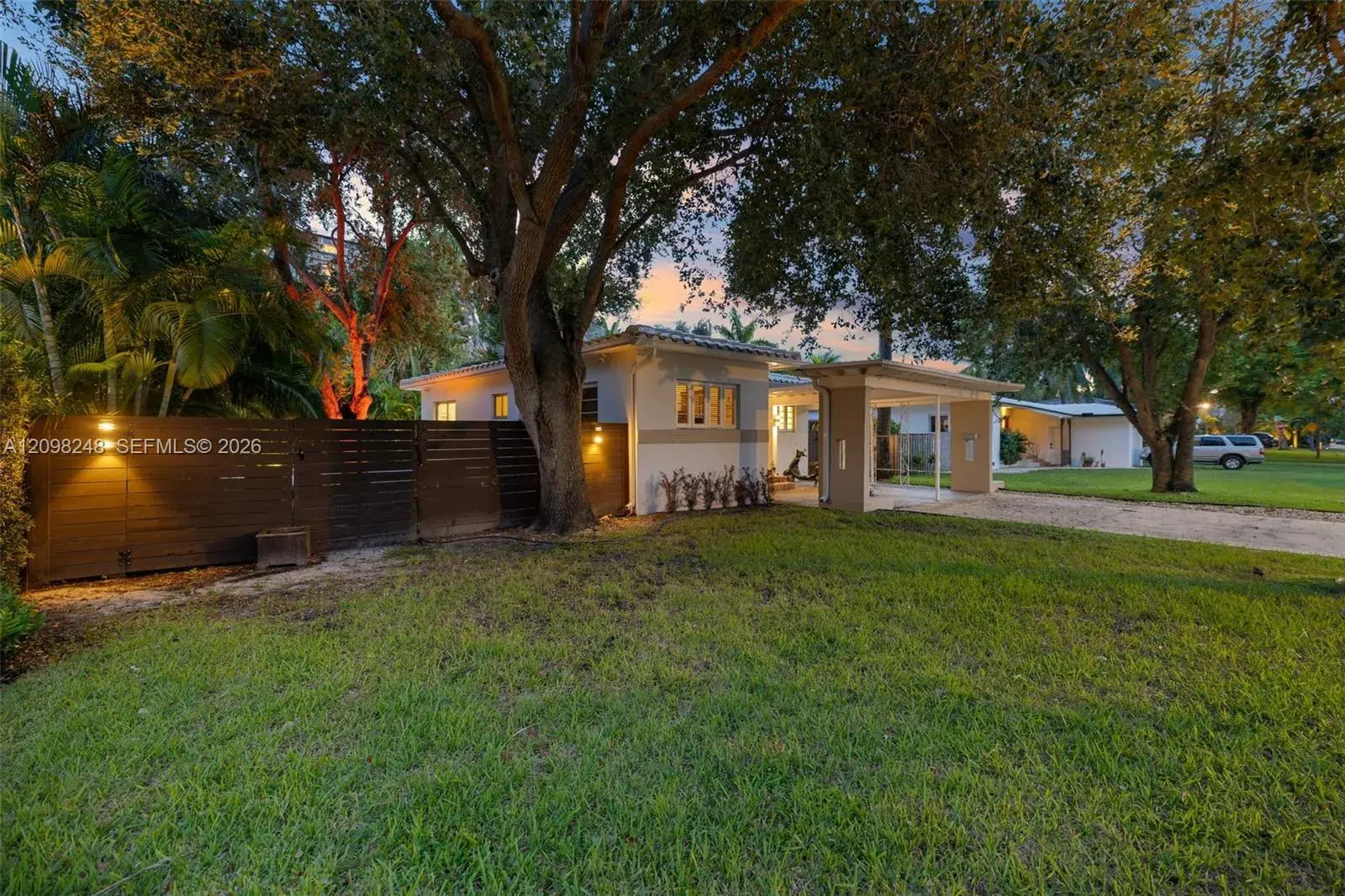 830 NE 72nd St, Miami FL 33138