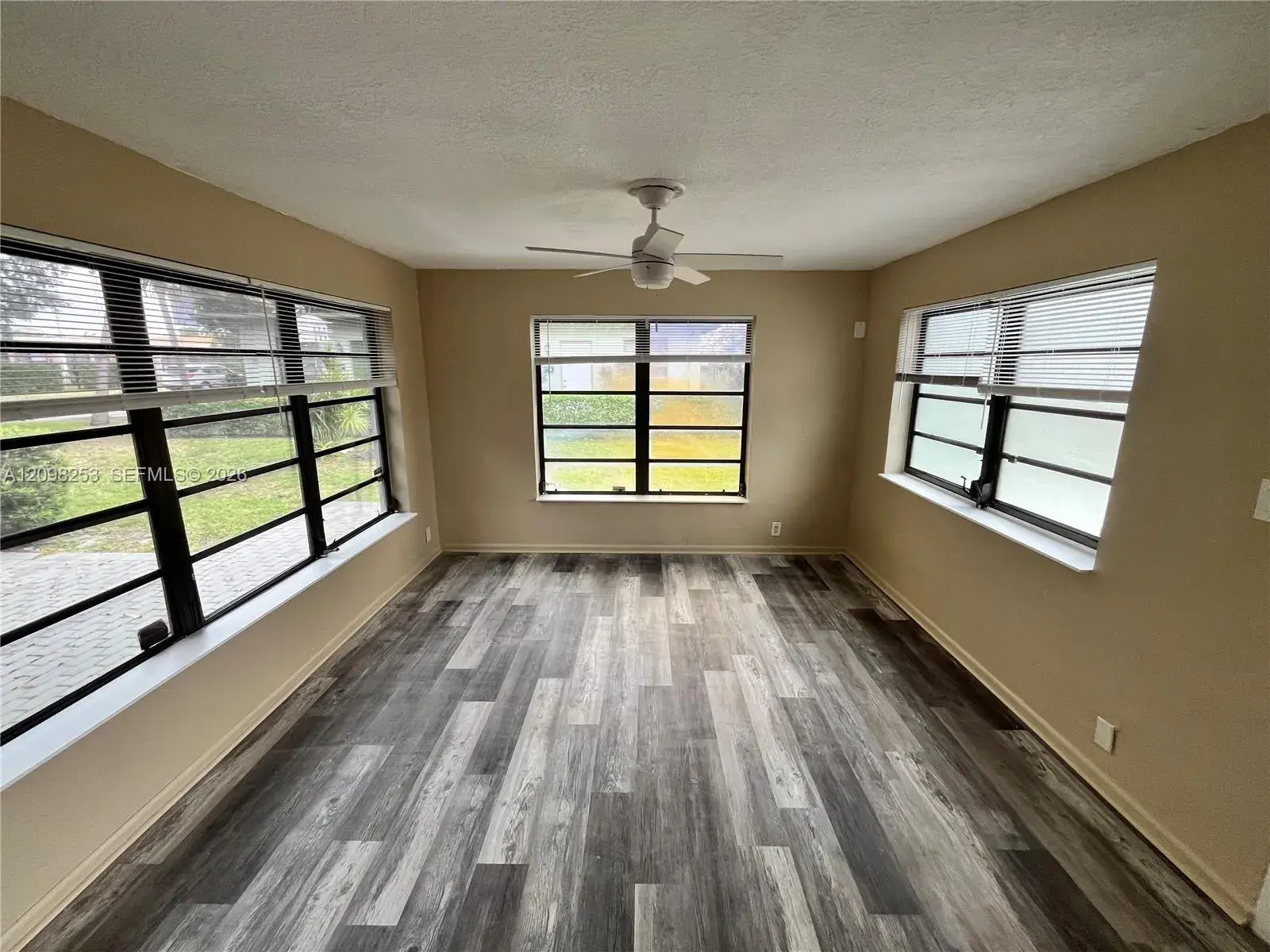 1608 S 19th Ave, Hollywood FL 33020