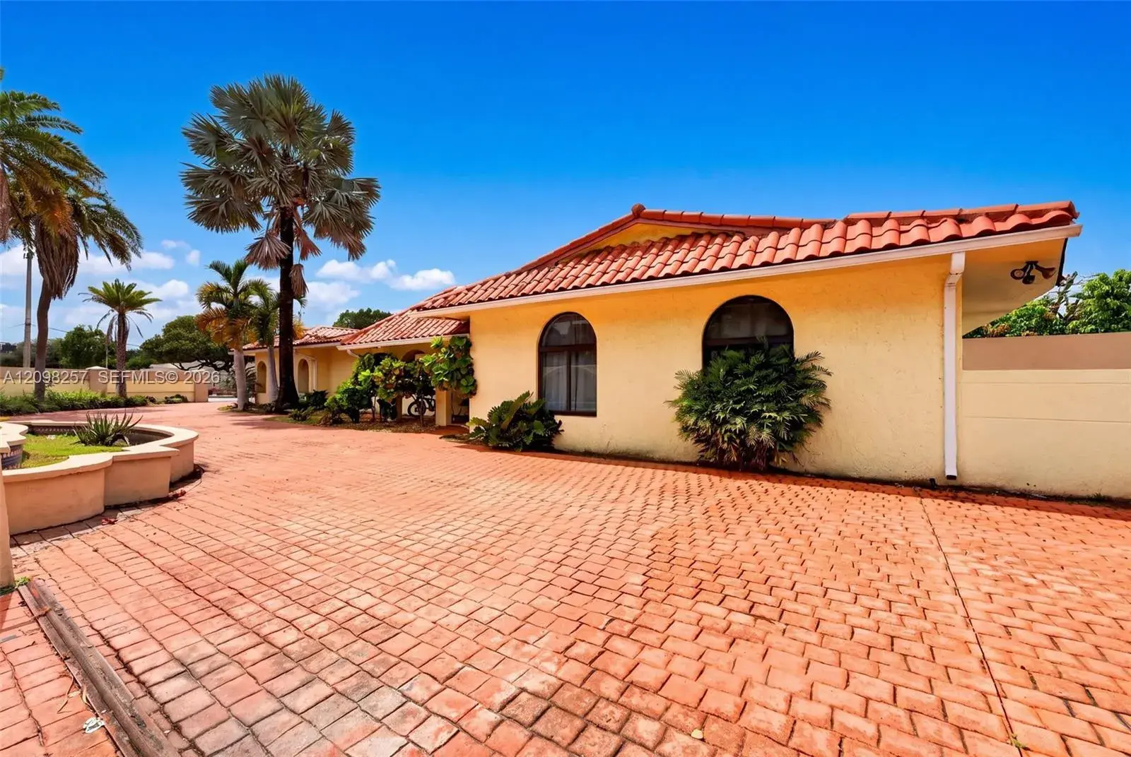 5550 SW 87th Ave, Miami FL 33165