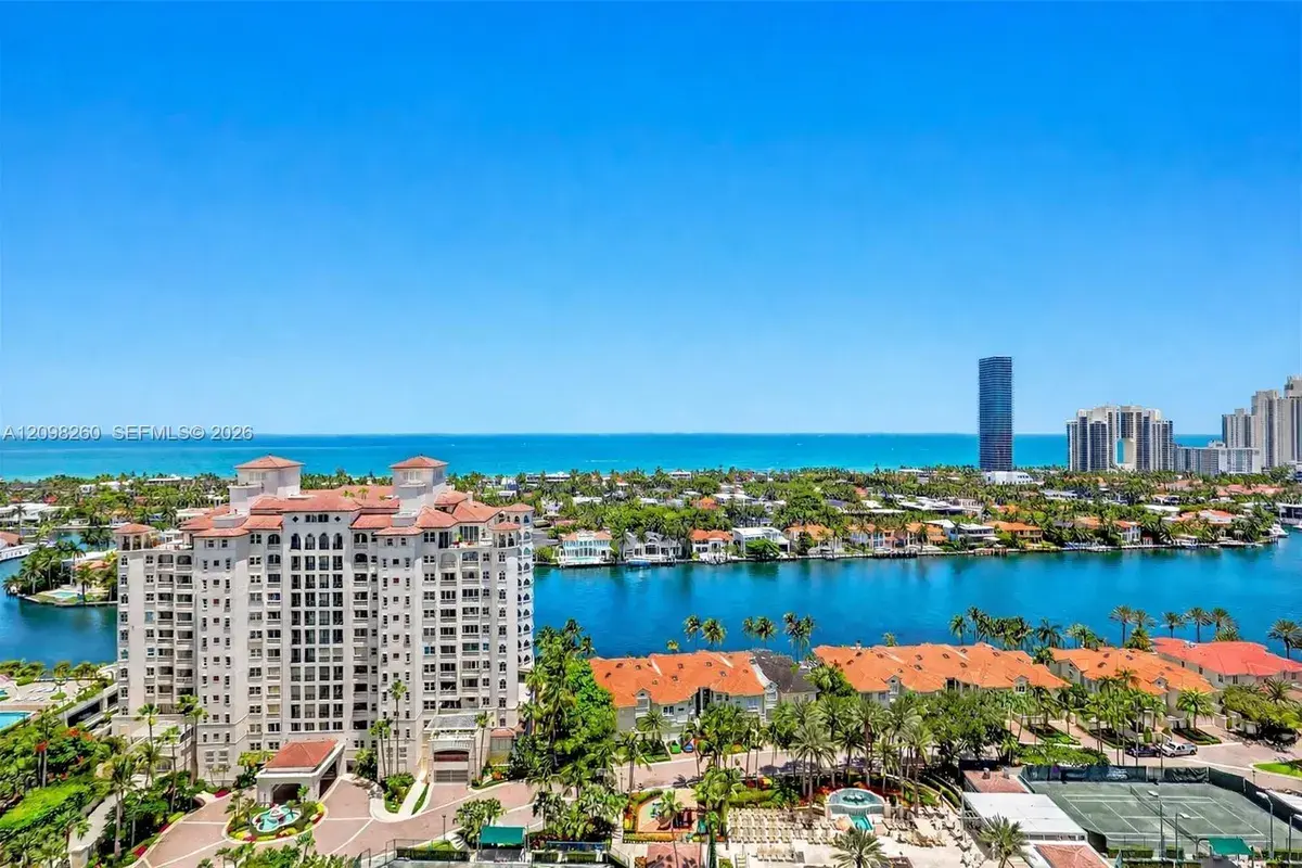 20165 NE 39th Pl, Aventura FL 33180