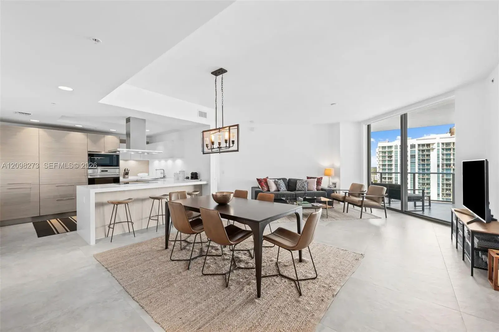 17111 Biscayne Blvd # 2103, North Miami Beach FL 33160