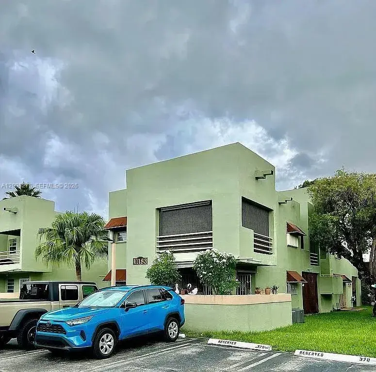 11183 NW 7th St # 20, Miami FL 33172