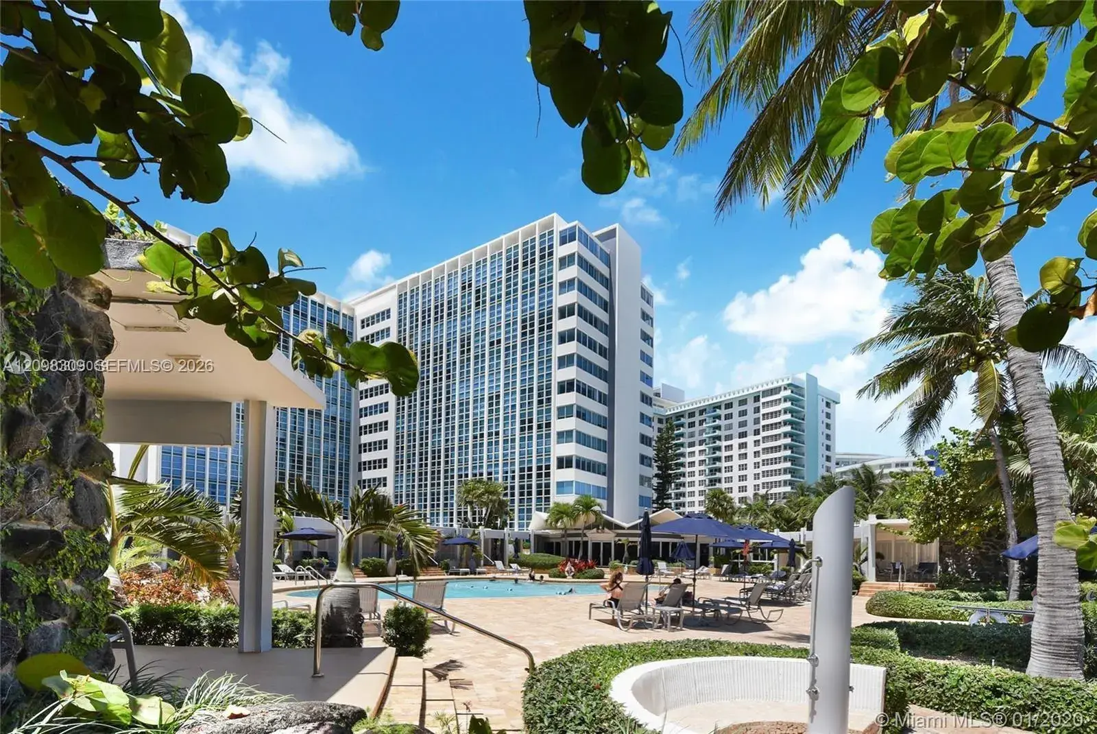 5055 Collins Ave, Miami Beach FL 33140