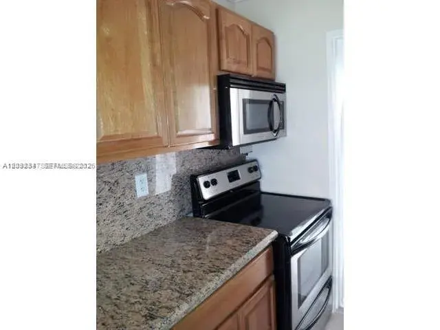 95 Edgewater Dr # 102, Coral Gables FL 33133