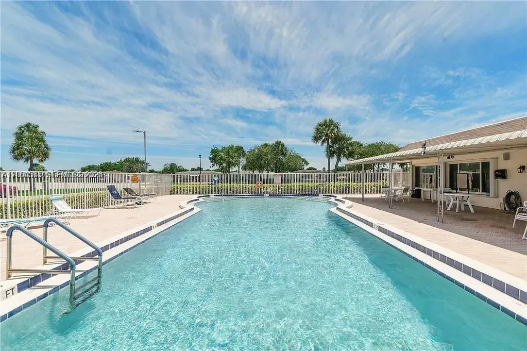 6960 NW 11th Ct, Margate FL 33063