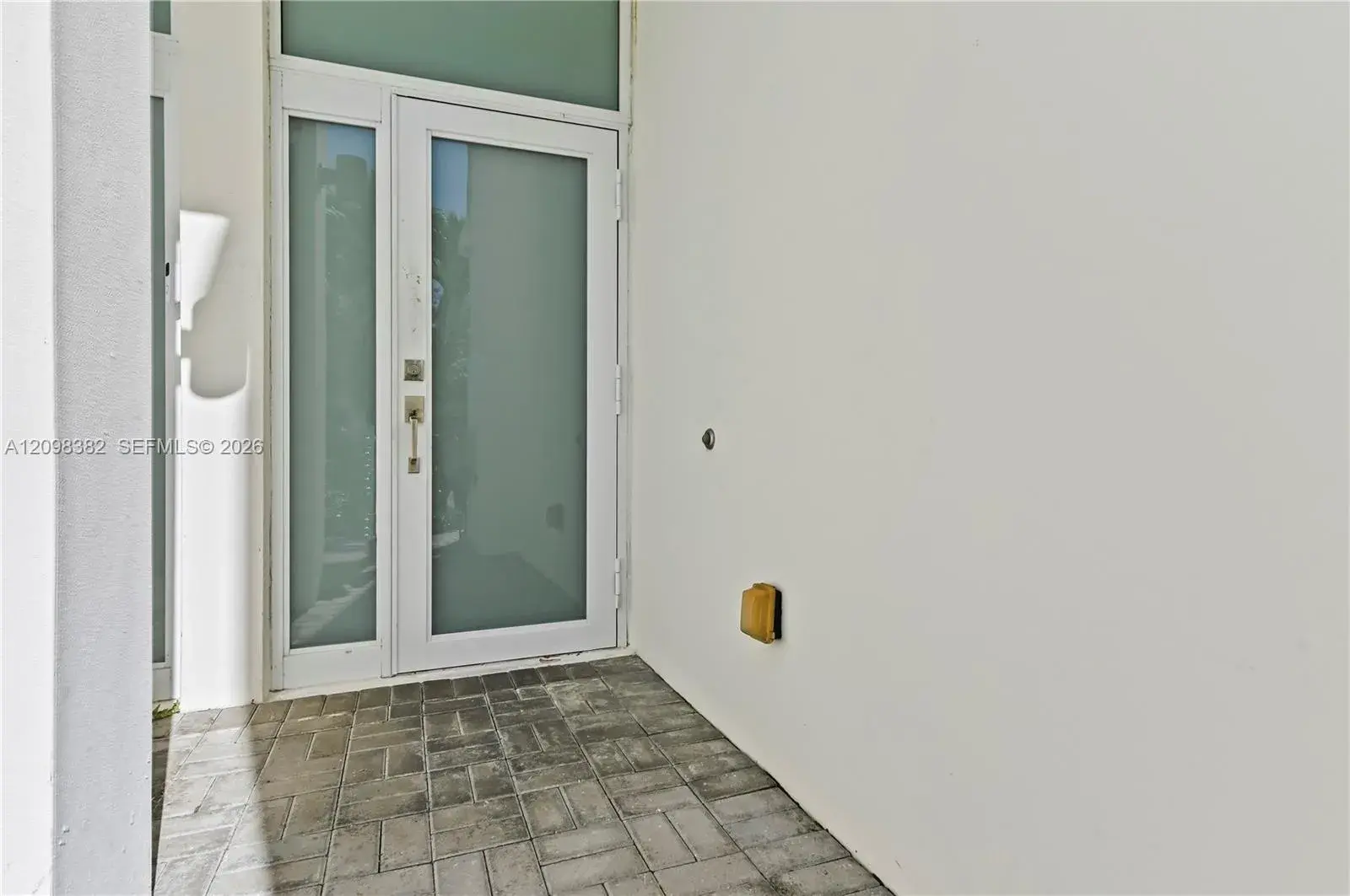 2461 NE 135th St, North Miami FL 33181