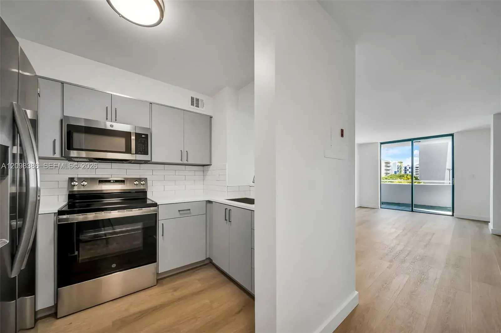 501 SW 1st St # 502, Miami FL 33130