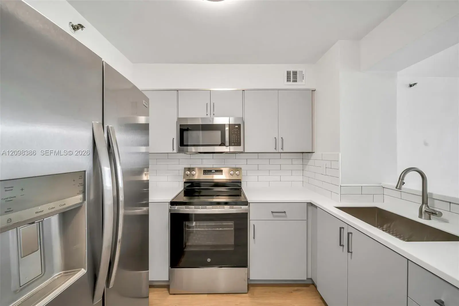 501 SW 1st St # 502, Miami FL 33130