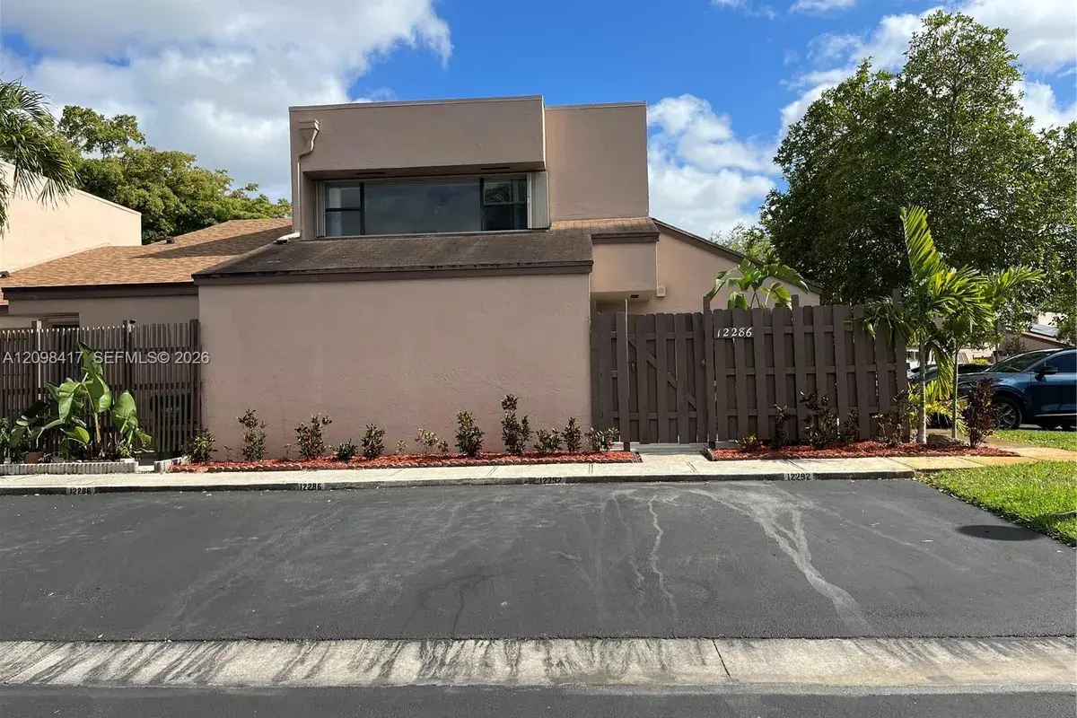 12286 NW 13th Ct, Pembroke Pines FL 33026