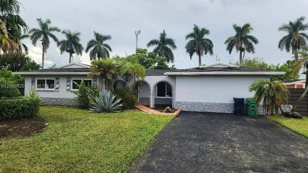 8880 SW 183rd Ter, Palmetto Bay FL 33157