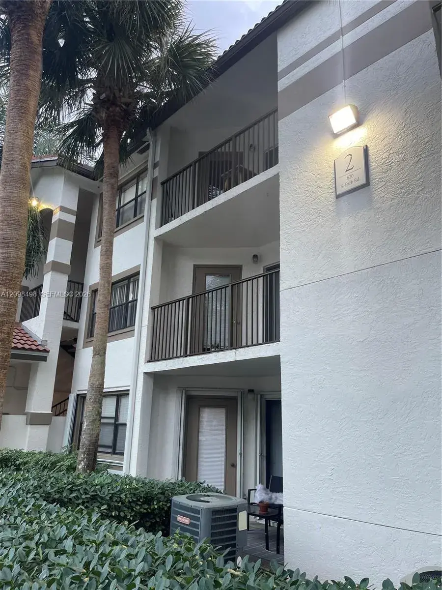 620 S Park Rd # 2, Hollywood FL 33021