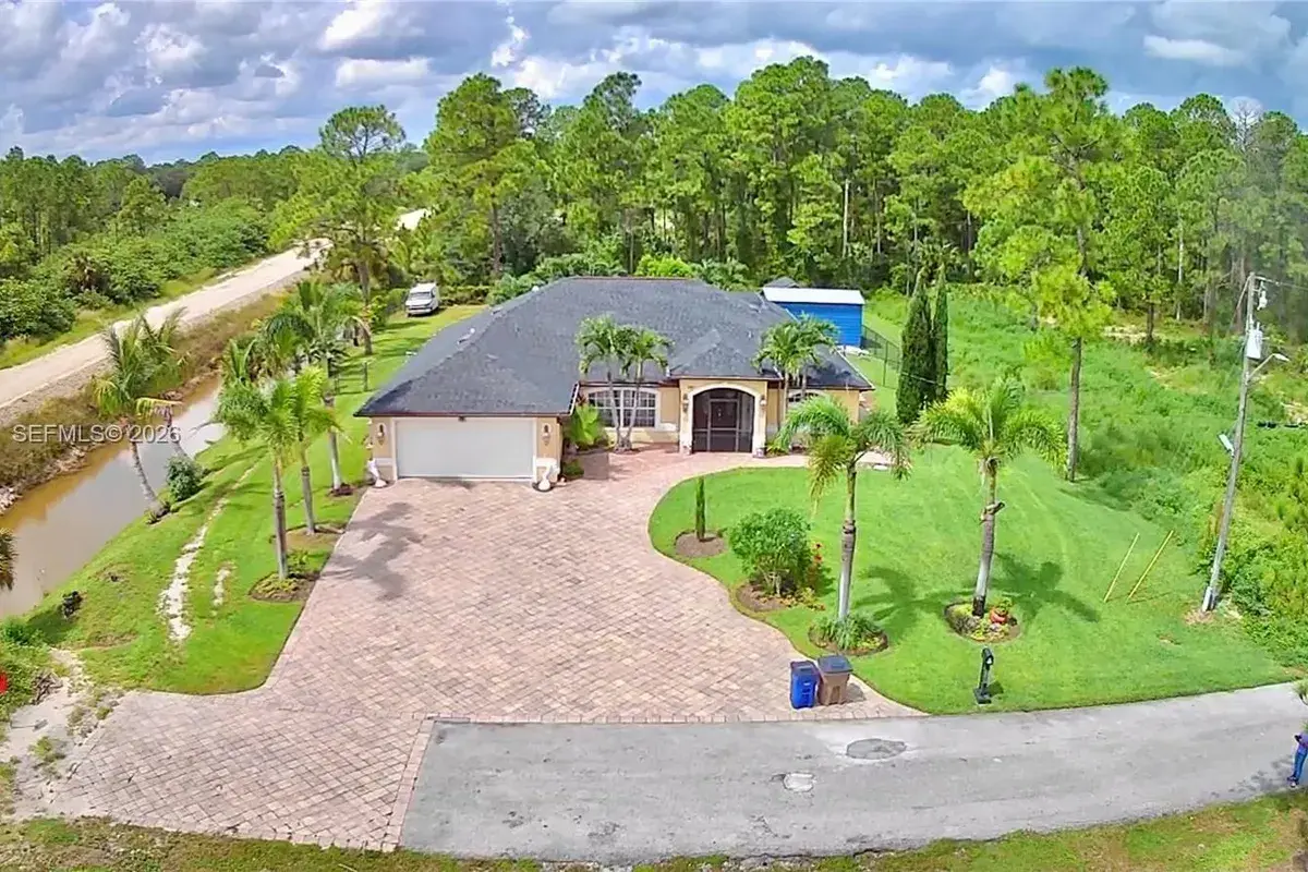 1201 Edison Ave, Lehigh Acres FL 33972