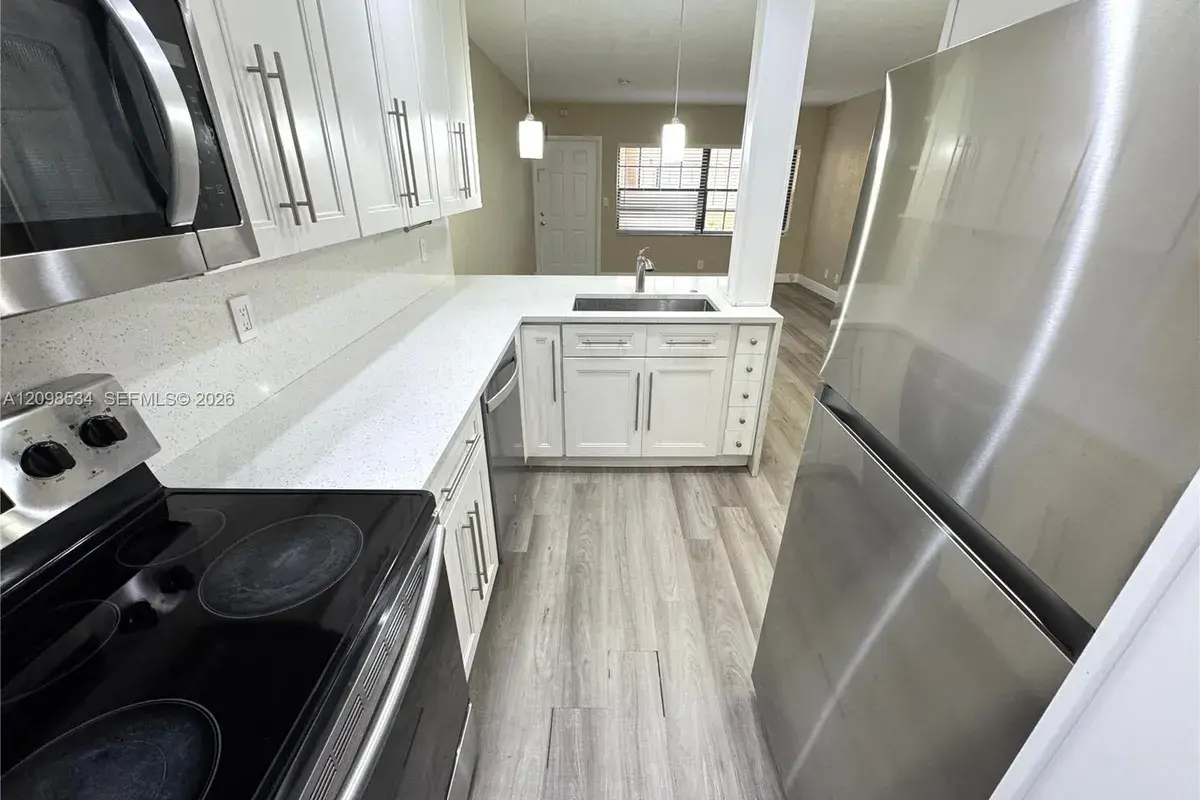 2626 Riverside Dr # 2626, Coral Springs FL 33065