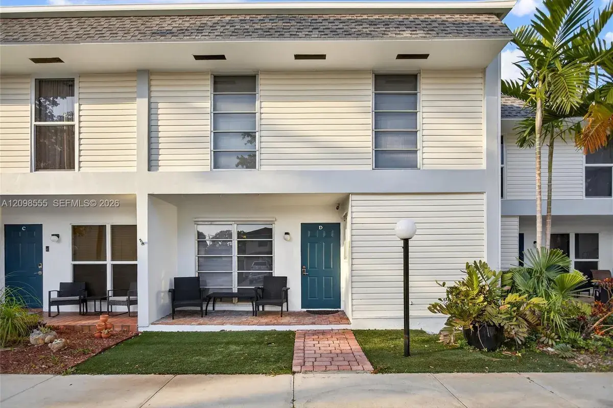 3331 Farragut St # 8D, Hollywood FL 33021