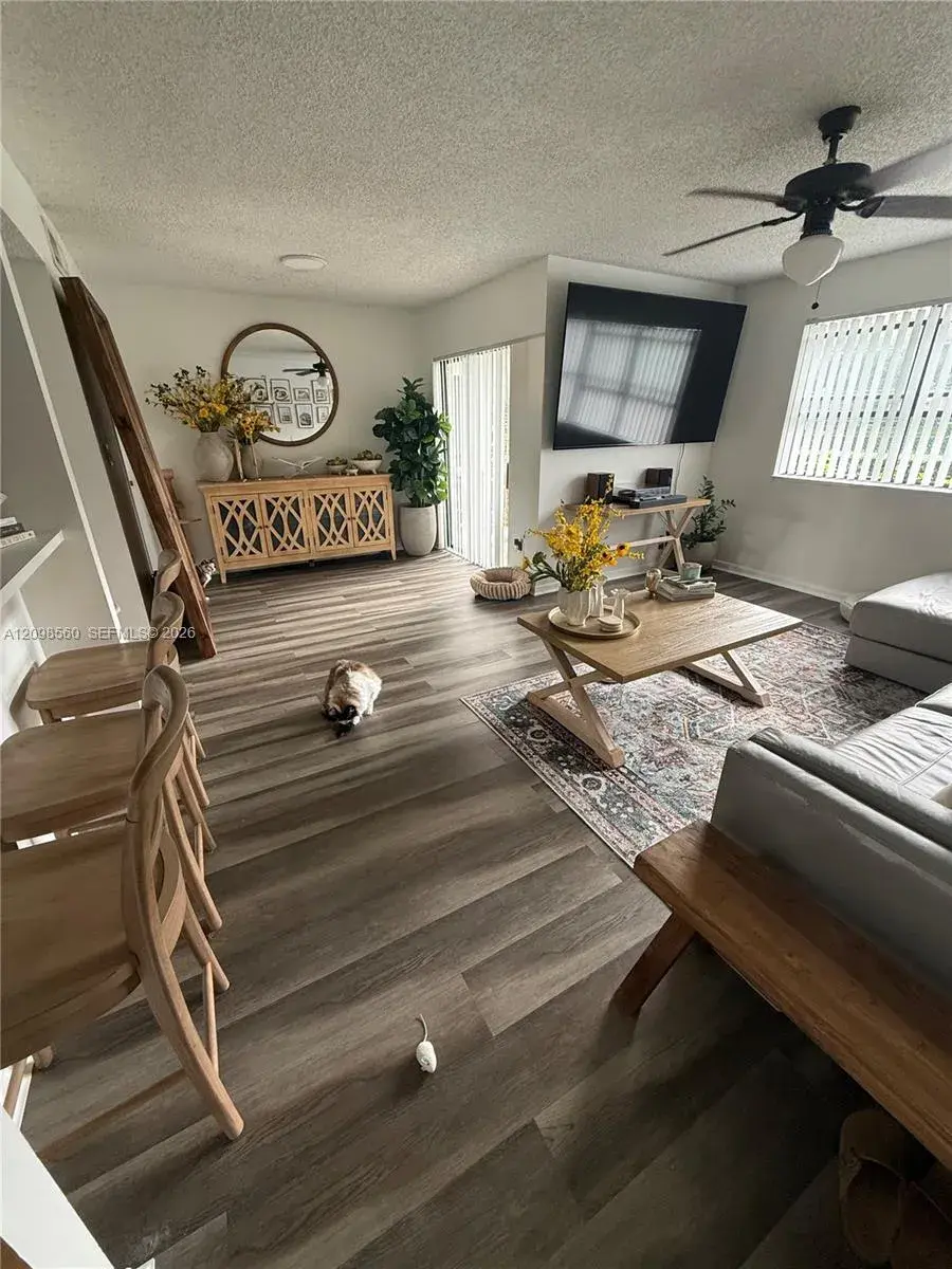 510 S Park Rd # 10, Hollywood FL 33021